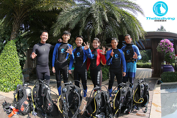 12/12正式上線！PADI 最新課程【休閑潛水員Resort Diver】 丨 一天拿證，潛遍全球